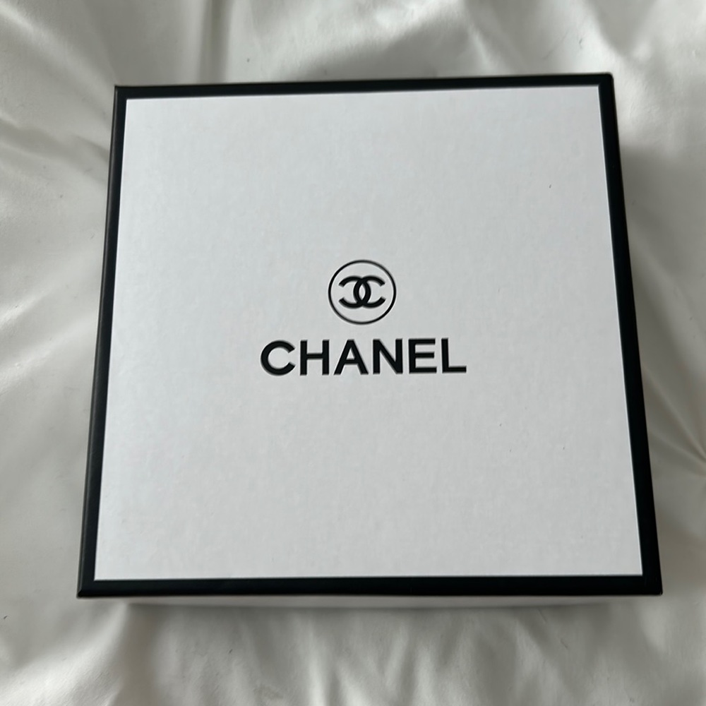 brand new without tag  ,Chanel belt ,size 36 (M )